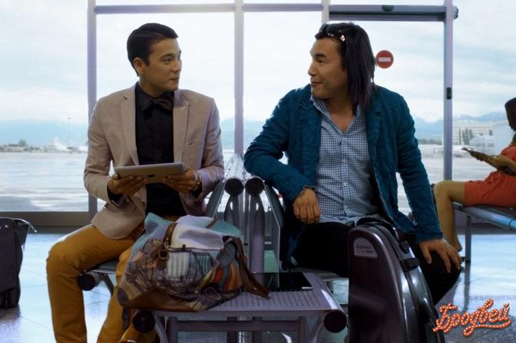 Нағыз порно шоу Екатеринбургтегі жас қоңырау қыздар